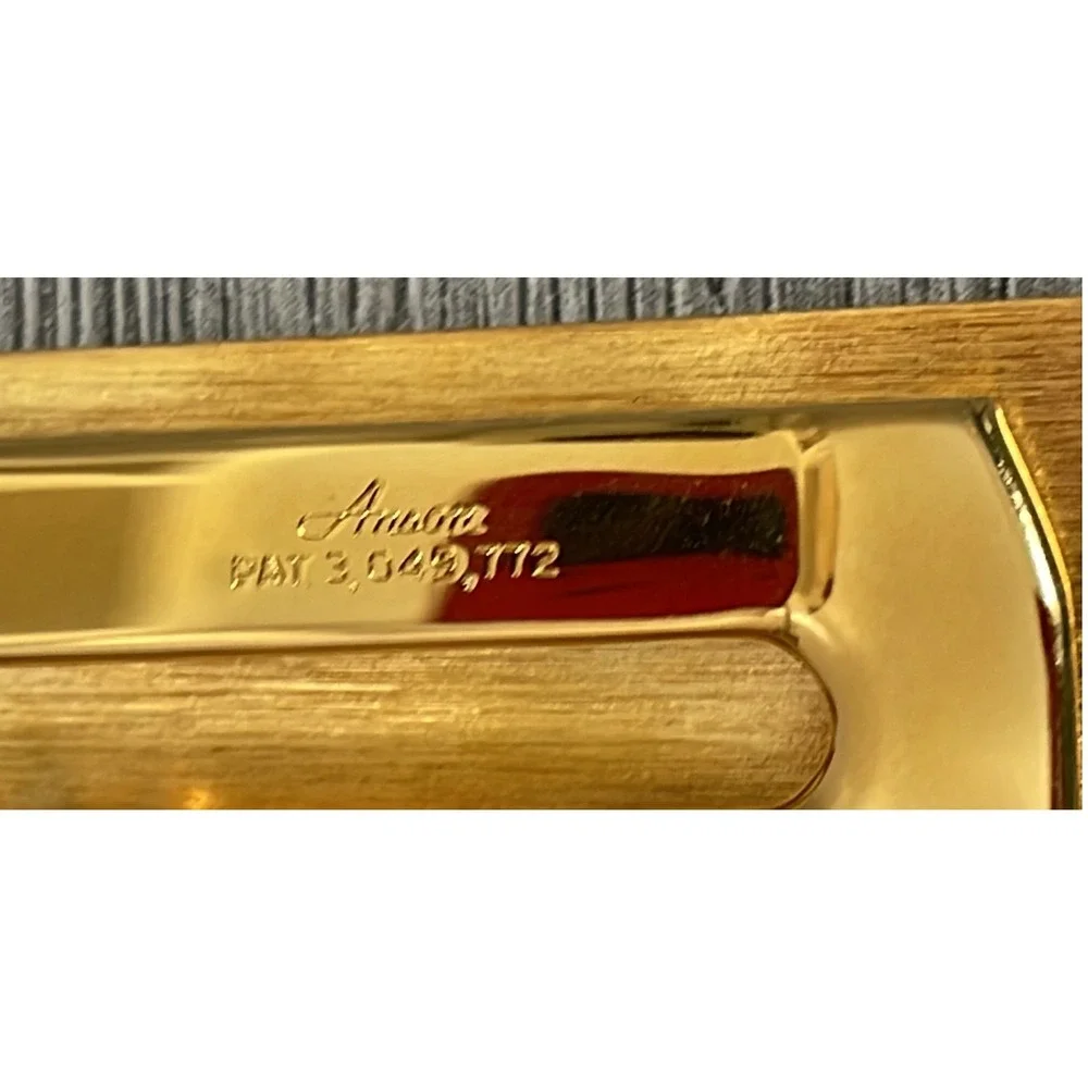 Vintage Anson Golf Money Clip Gold Tone Pewter Relief 18th Hole Crossed Clubs